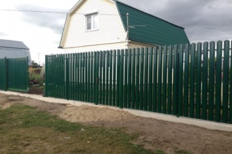 Забор из евроштакетника на ленточном фундаменте 70 метров фото в Дмитрове